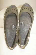Crocs Sandals sz 9 -AC