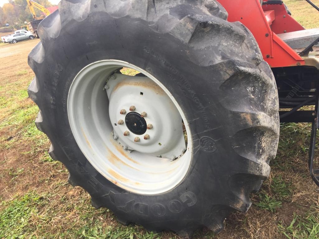 MASSEY FERGUSON 4243 W/KD 5000 LOADER & BUCKET