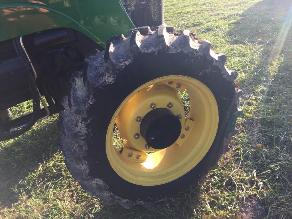 JOHN DEERE 5083E CAB TRACTOR