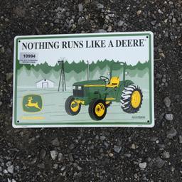 METAL ROUND JOHN DEERE SIGN