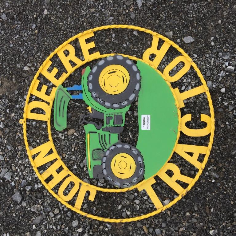 METAL ROUND JOHN DEERE SIGN