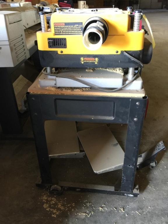 DEWALT DW735 PLANER