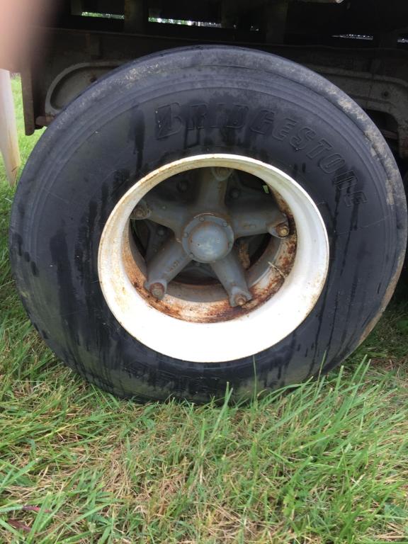 35' BROWN ALUMINUM SKIN GRAIN TRAILER