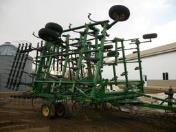2013 John Deere 2210 Field Cultivator 44.5'