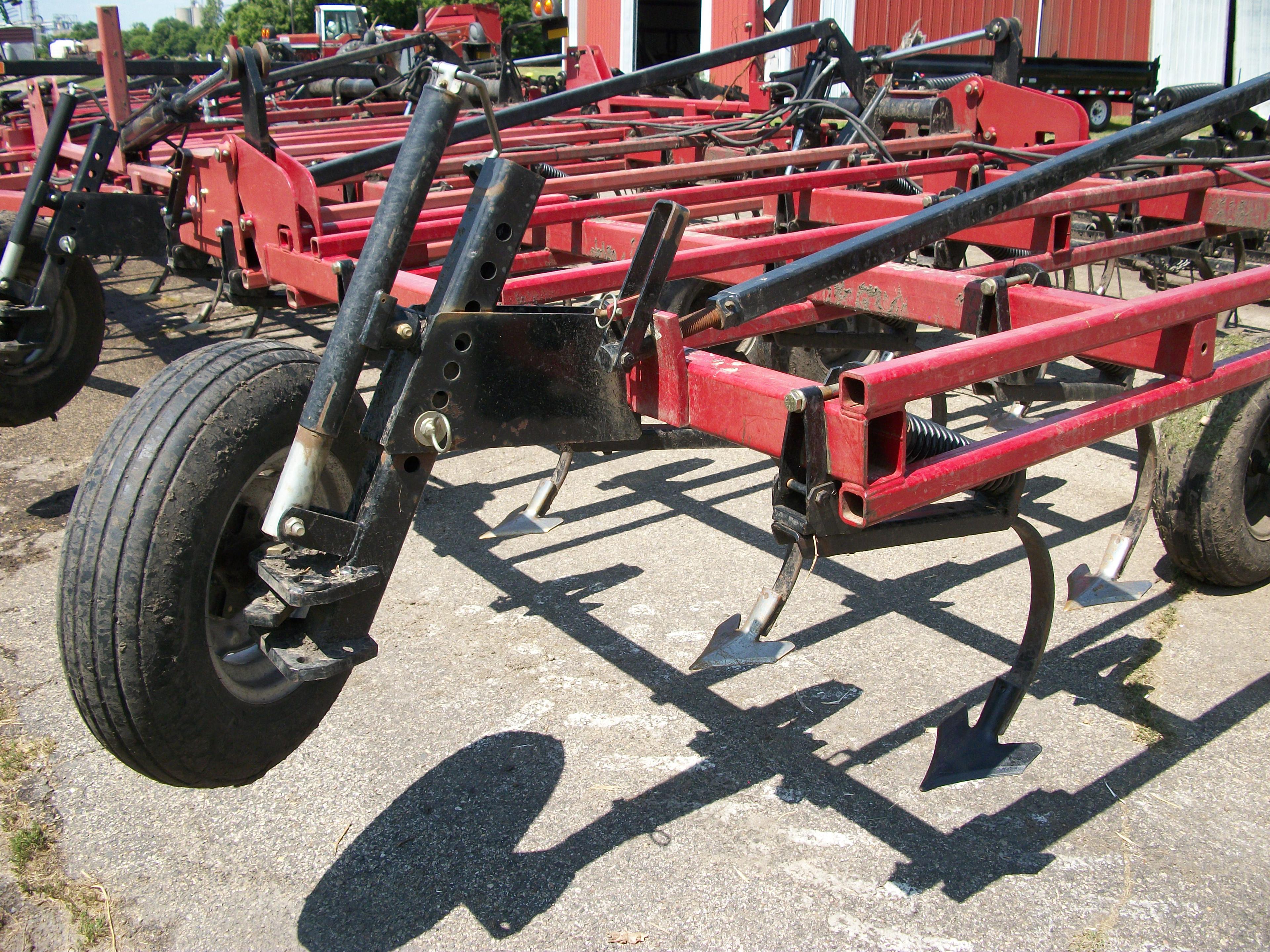 2013 Case IH 200 Field Cultivator 56'