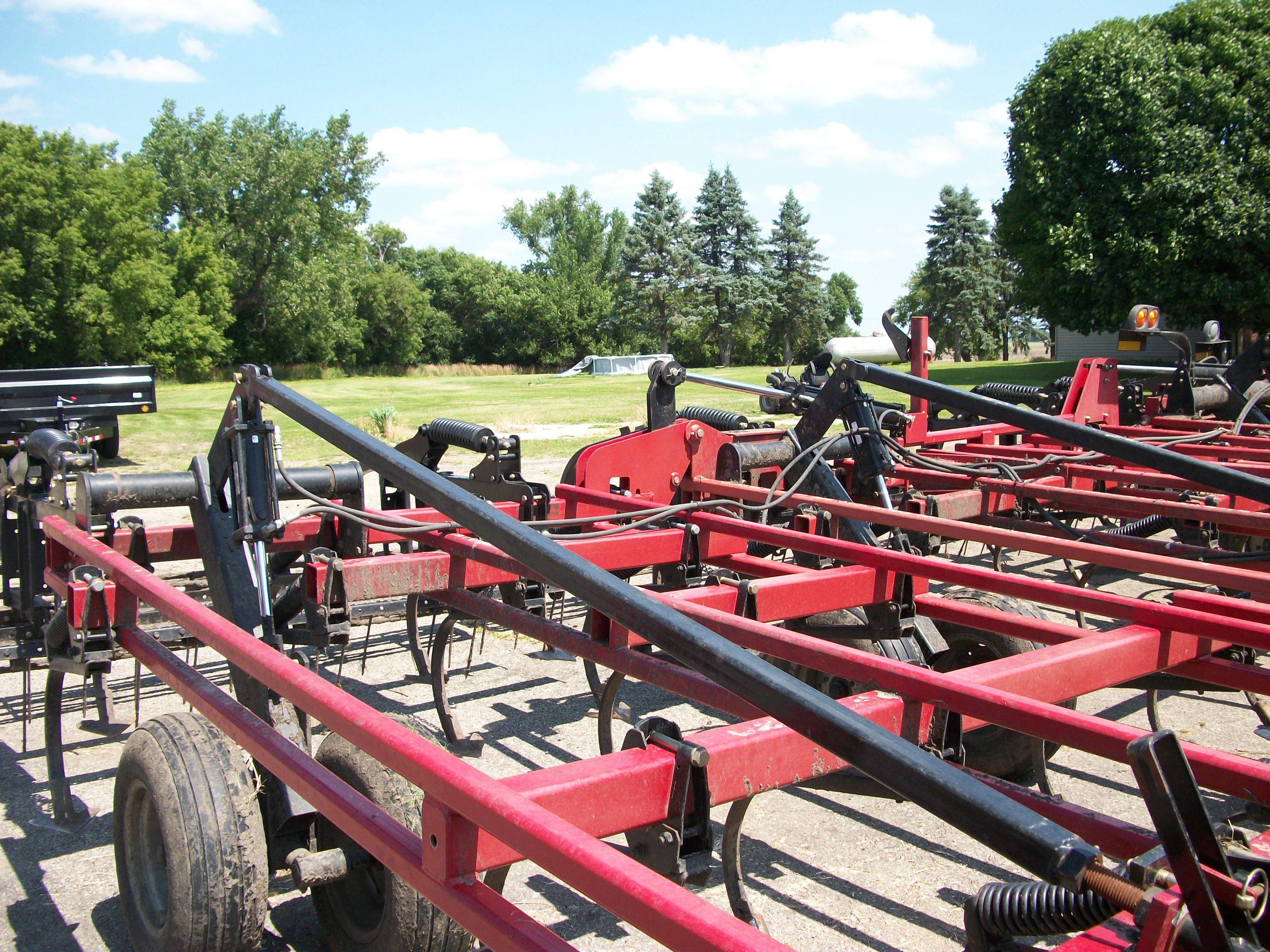 2013 Case IH 200 Field Cultivator 56'