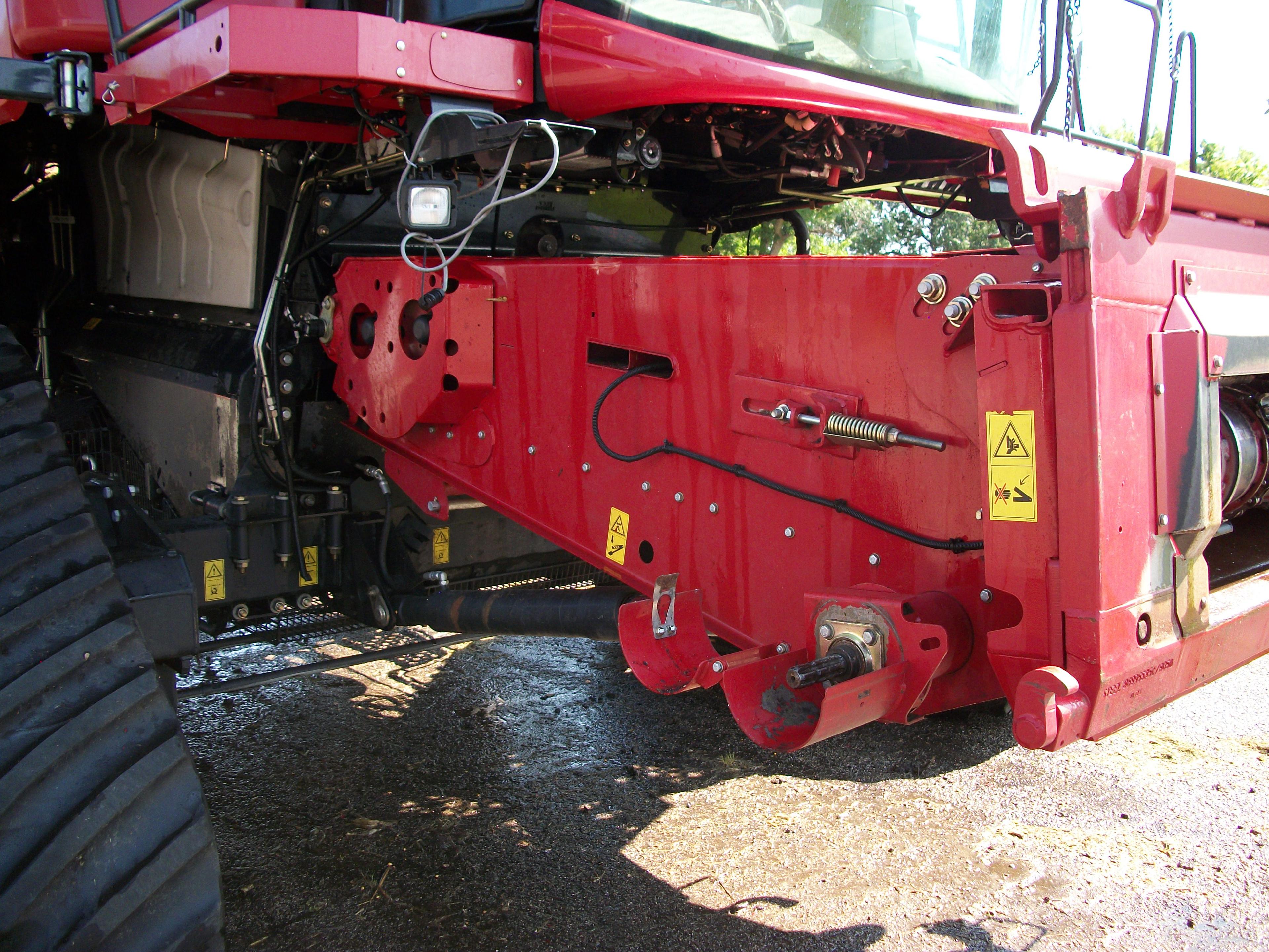 2013 Case IH 9230 Combine w/ Tracks