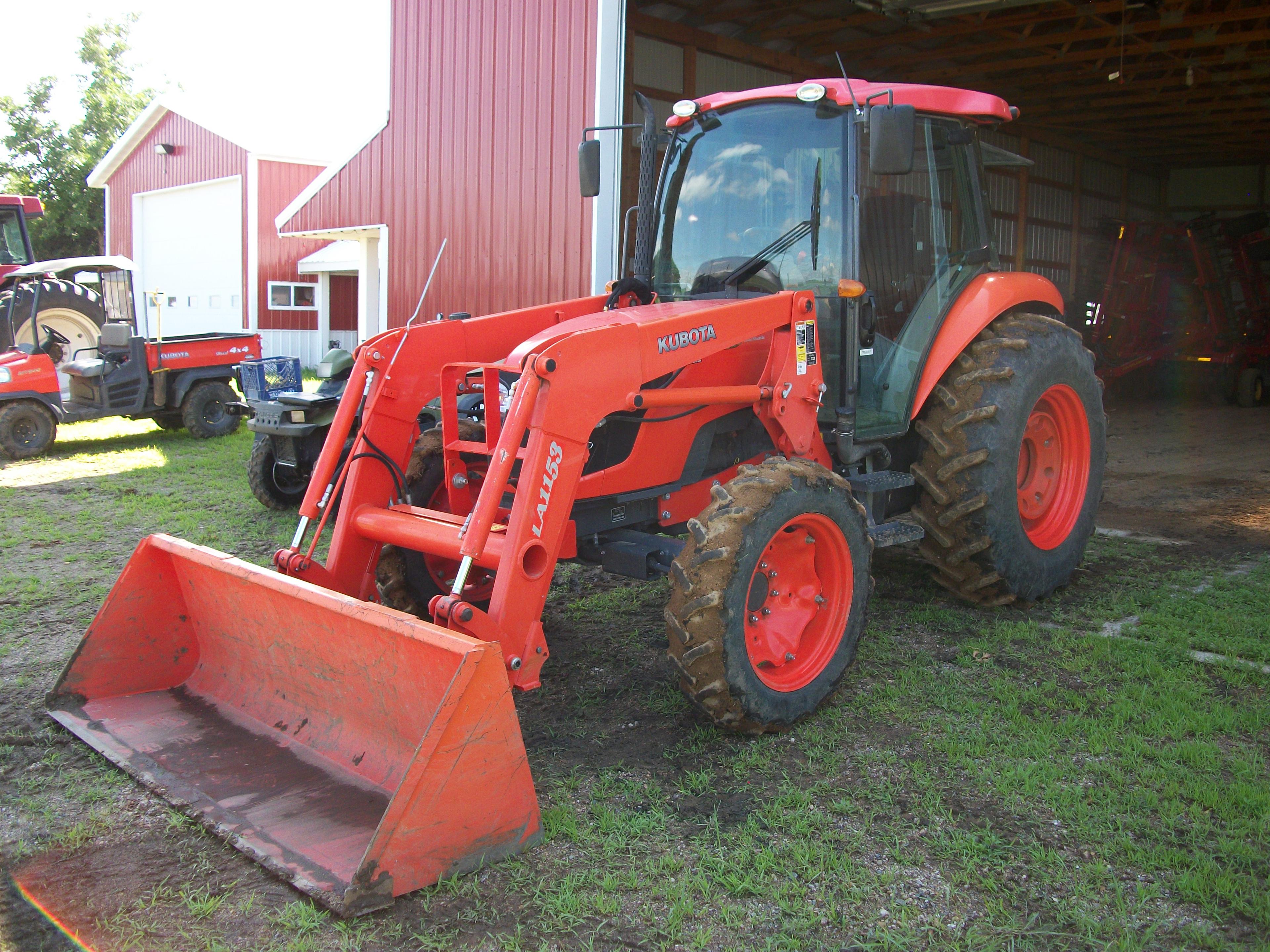 2008 Kubota MF7040 w/ Loader