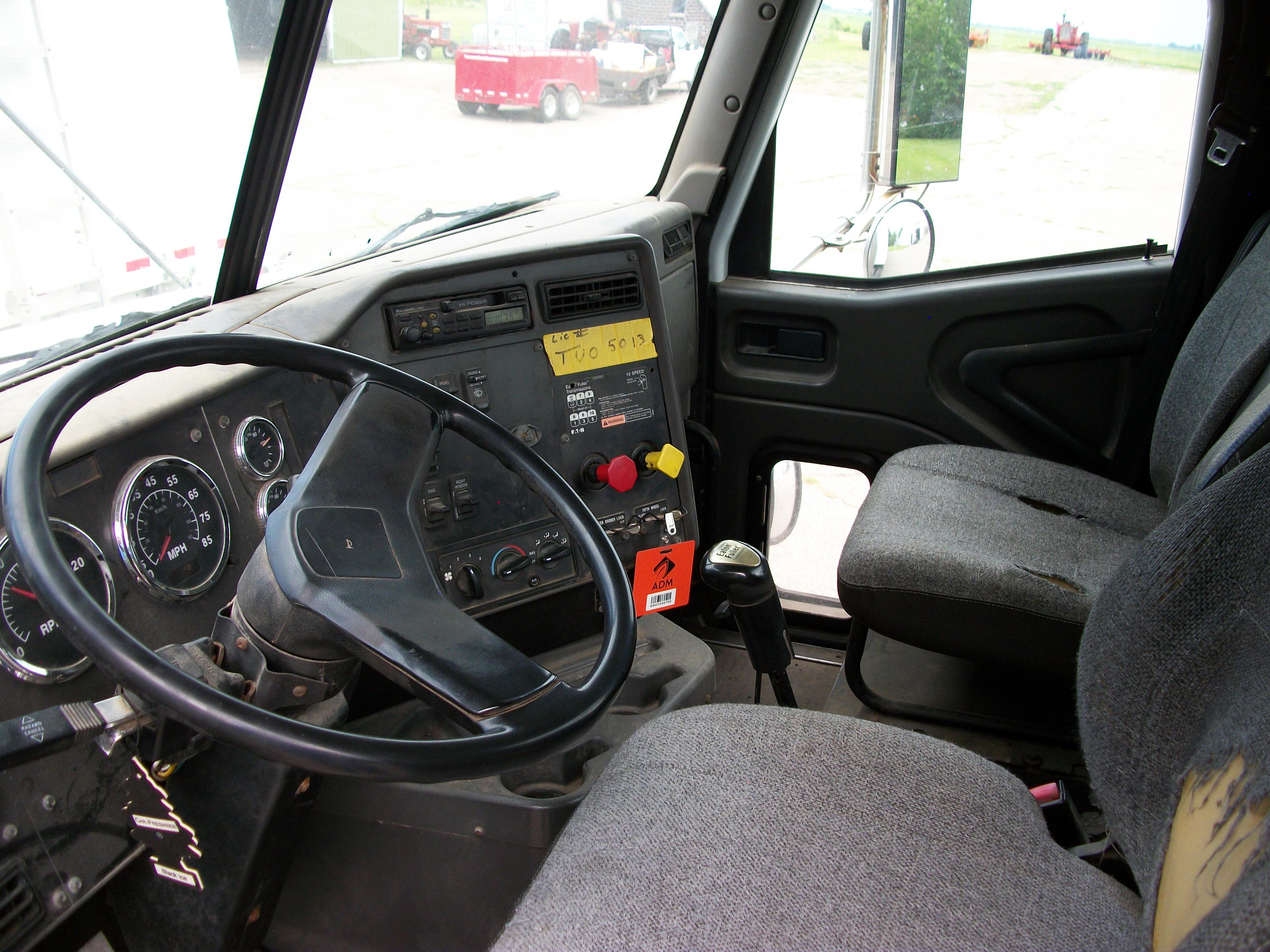 2001 IH 9100i