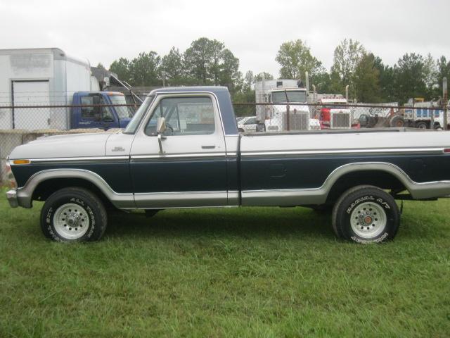 1979 Ford F-150 Pickup; Blue / Silver