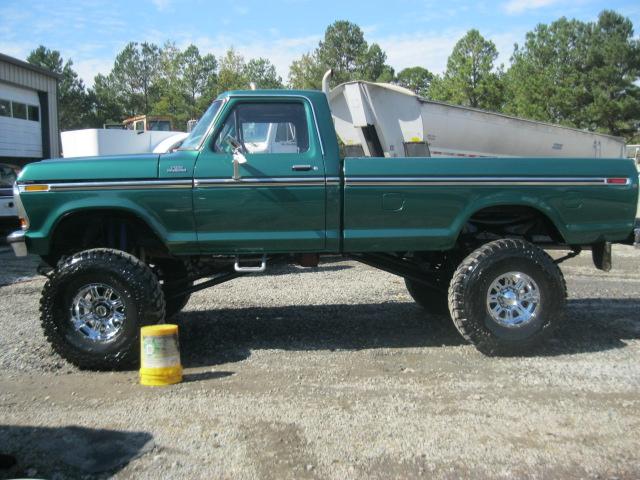 1978 Ford F-250 Ranger 4x4 Pickup; Green