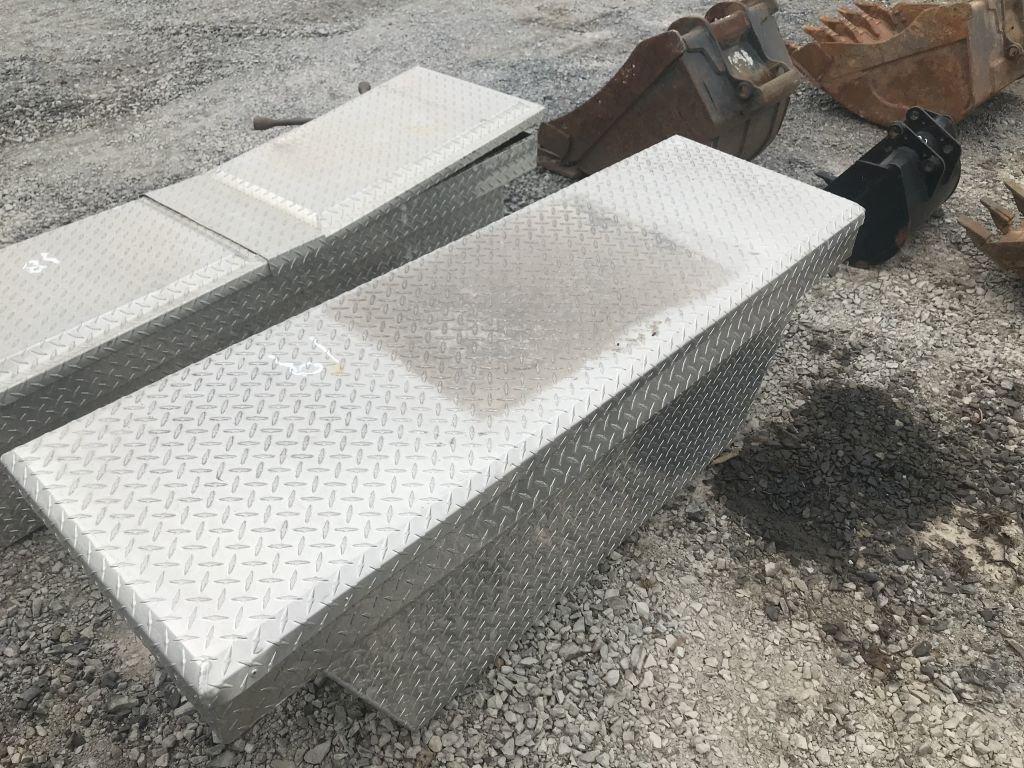 ALUMINUM TRUCK TOOL BOX