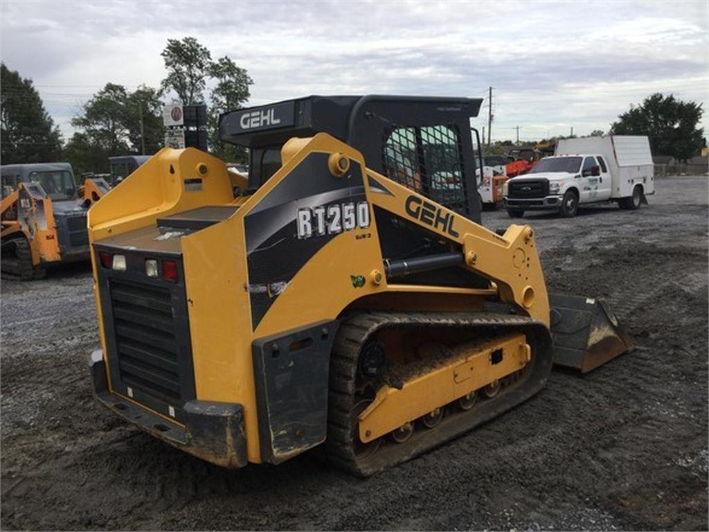 2016 GEHL RT250 SKID STEER LOADER