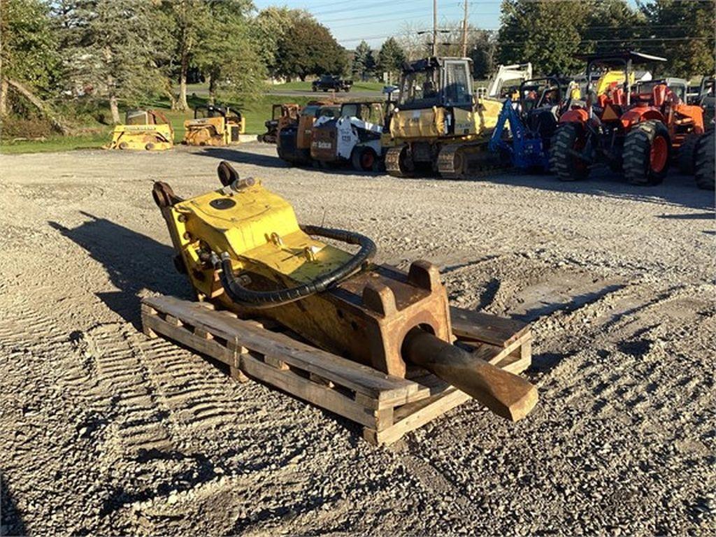 2014 ATLAS COPCO HB3000 BREAKER