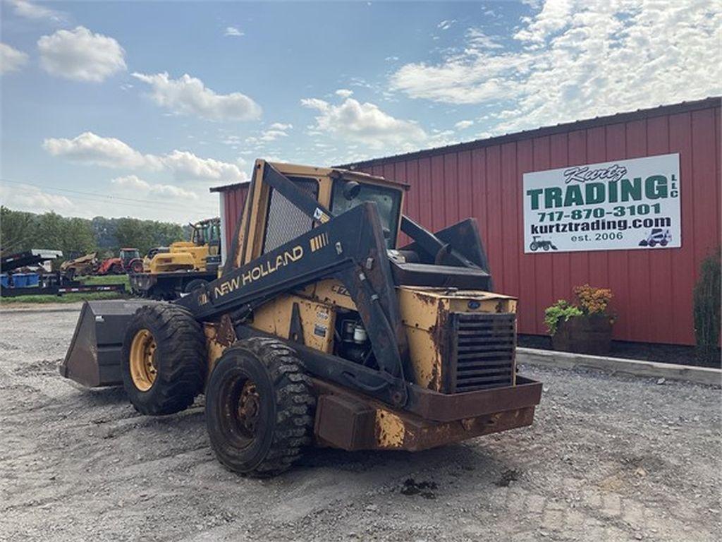 1987 NEW HOLLAND L785 SKID STEER LOADER