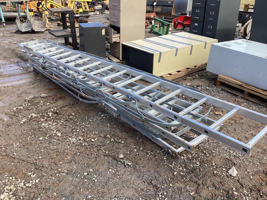 ALUMINUM LADDER