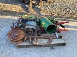 1960 JOHN DEERE 1 ROW SEEDER