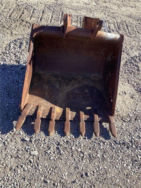 1990 CASE 580 BACKHOE BUCKET