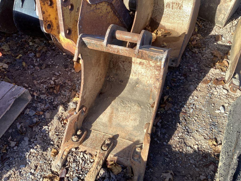 18" EXCAVATOR BUCKET