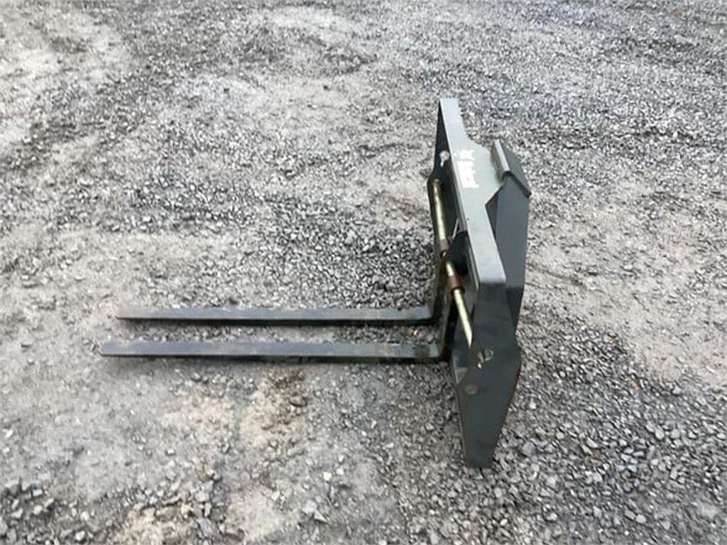 2013 BOBCAT PALLET FORKS