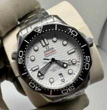 Omega Seamaster Comes with Box & Papers