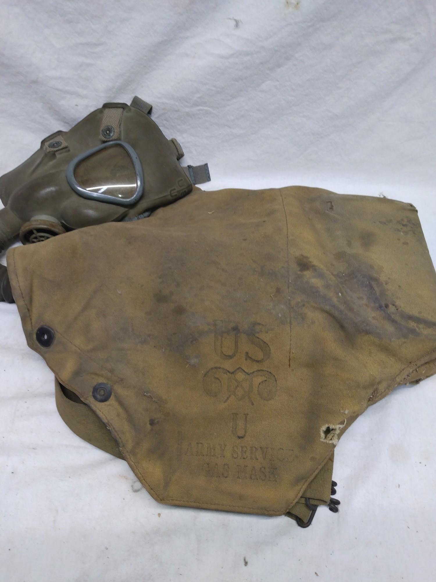 US Army Services gas mask