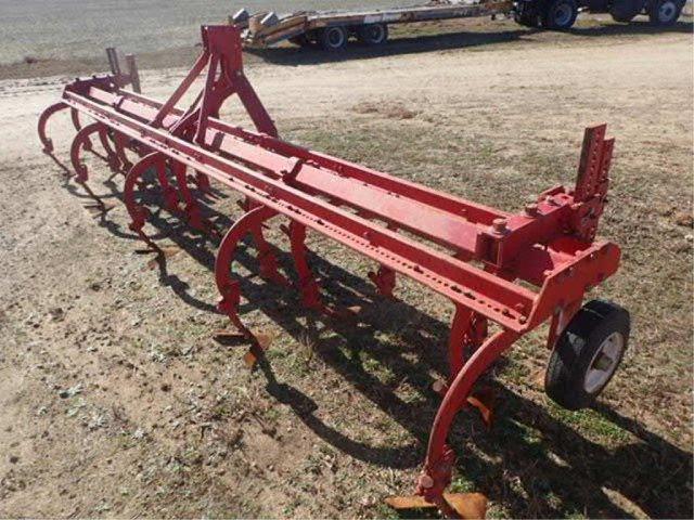 Hilling Plow w/Middle Busters, 4 Row 48"