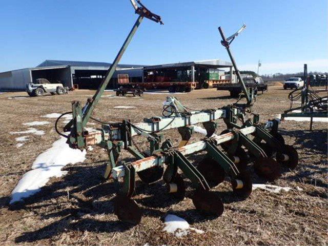 KMC 5 Row 30' Ripper/ Bedder w/Parrellel Linkage