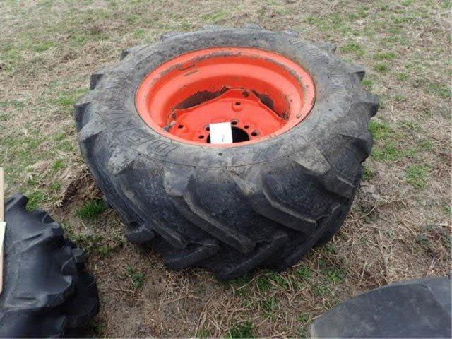 (1) 29x12.50-15 Tire & Rim