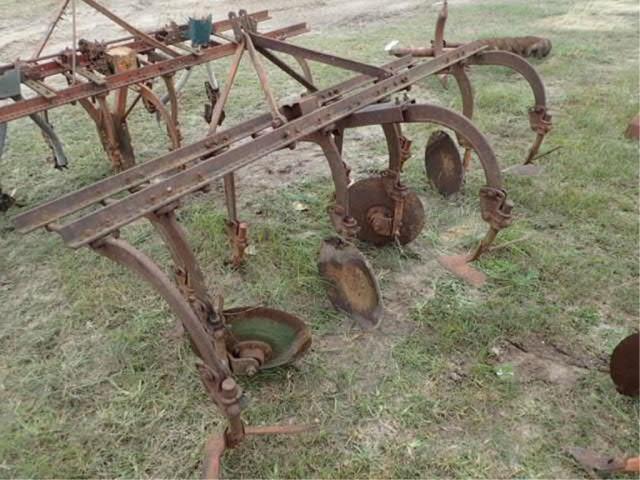 2 Row Pittsburg Cultivator