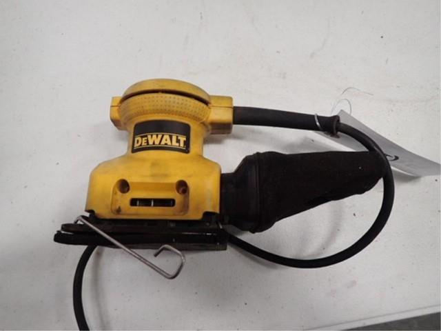 DeWalt Palm Sander