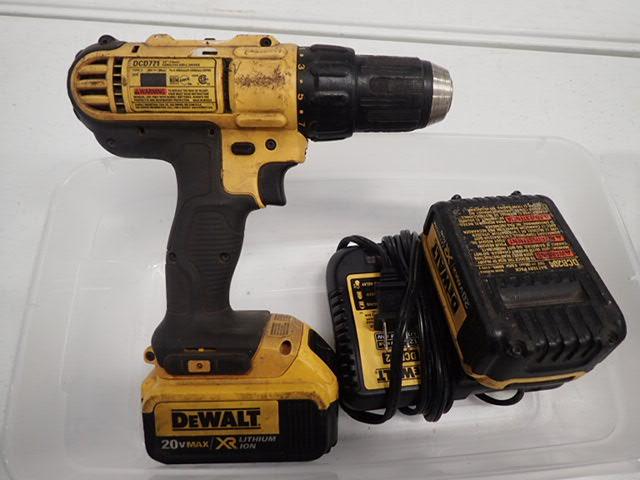 DeWalt 1/2" 20 V  Drill