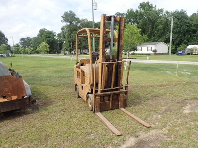 Tow Motor Forklift