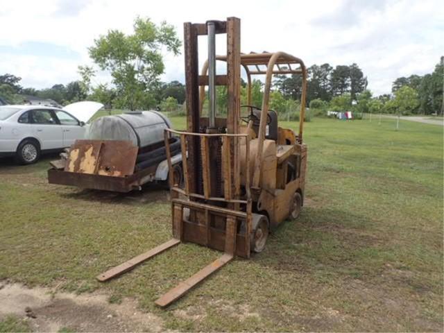 Tow Motor Forklift