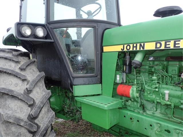 John Deere 4450 cab w/ AC  4wd Tractor