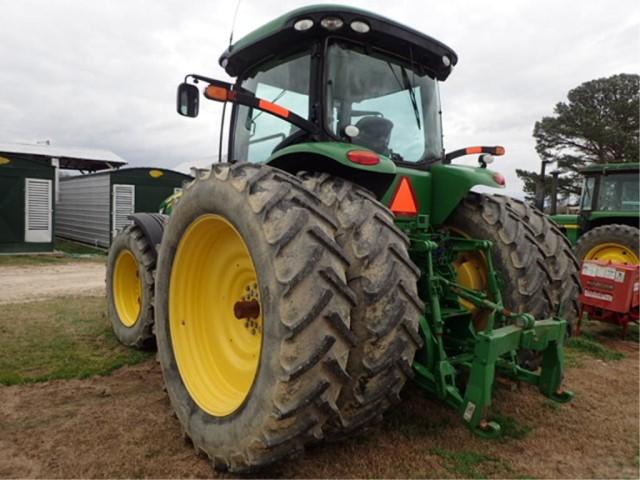 John Deere 8260R 4x4 Tractor