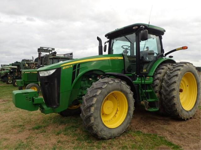 John Deere 8260R 4x4 Tractor