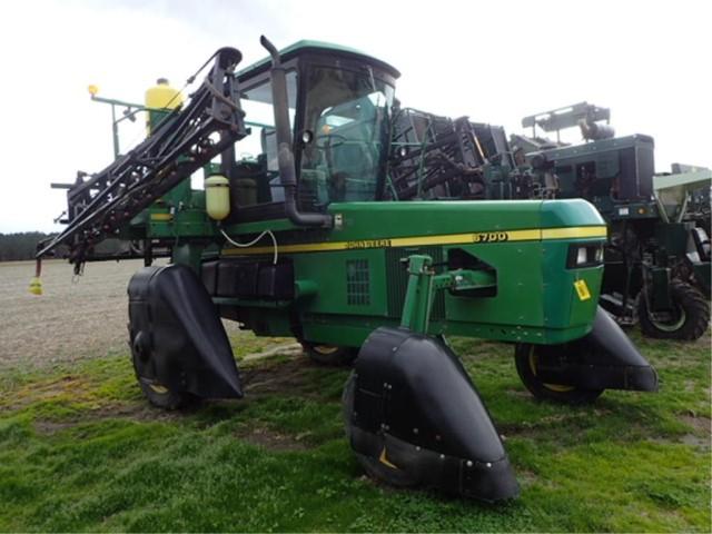 John Deere 6700 4 Wheel Hyboy Sprayer