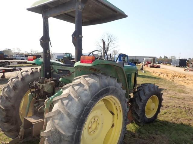 John Deere Tractor (WILL RUN-WILL NOT MOVE)