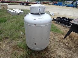 250 Gallon LP Gas Tank w/Regulator