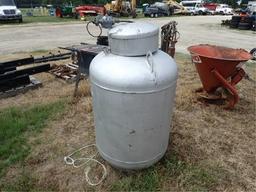 250 Gallon LP Gas Tank w/Regulator