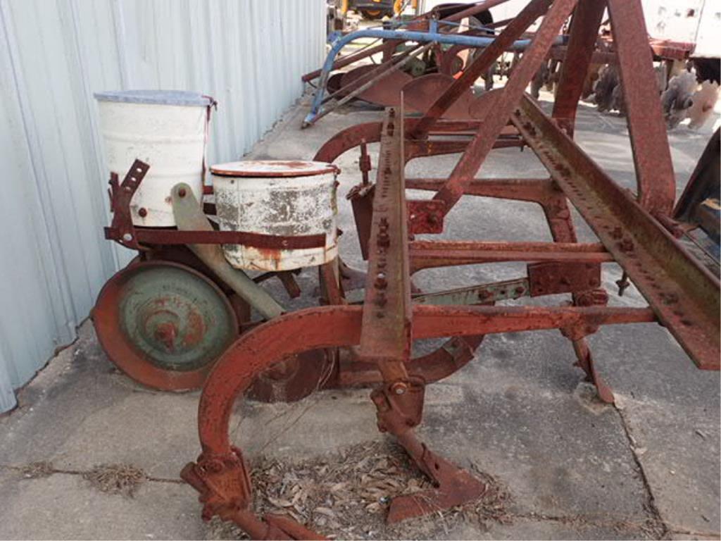 3pt 1 Row Cultivator w/ 1 Row Cole Planter