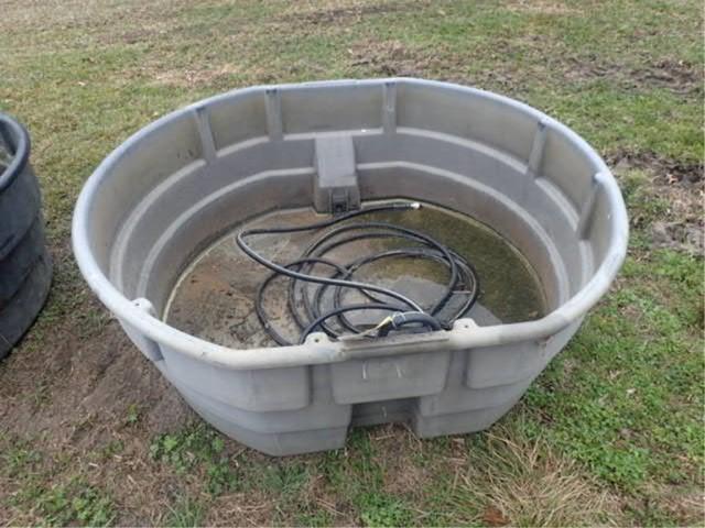 300 Gallon Water Trough w/ Cement Slabs