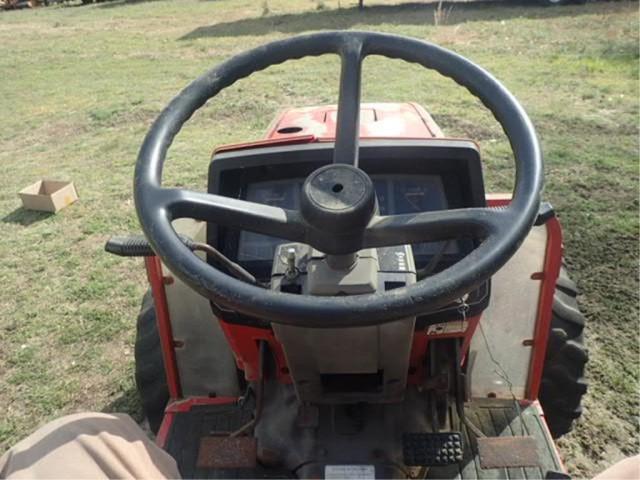 Massey Ferguson 1260 Tractor, 4 WD