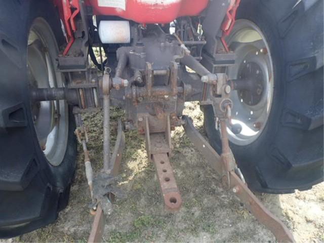 Massey Ferguson 1260 Tractor, 4 WD