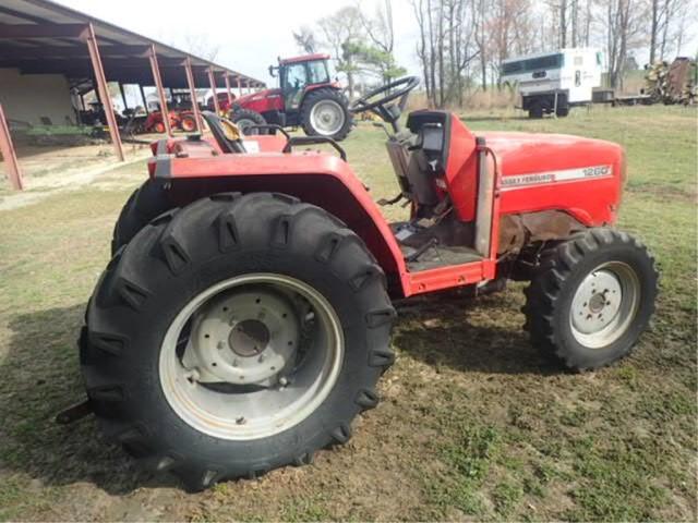 Massey Ferguson 1260 Tractor, 4 WD