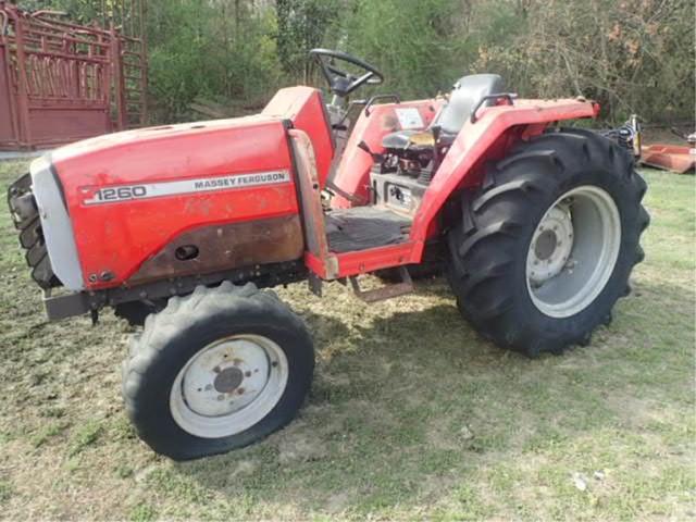 Massey Ferguson 1260 Tractor, 4 WD