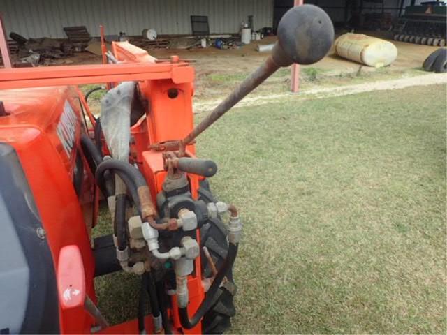 Kubota M4700 Tractor, 4 WD