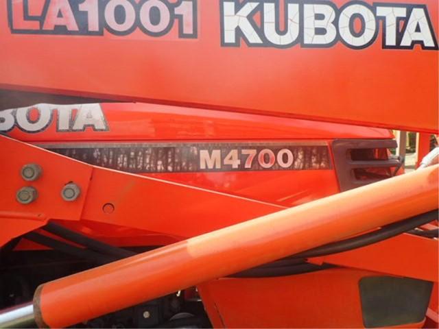 Kubota M4700 Tractor, 4 WD
