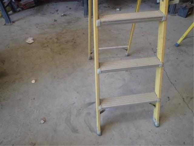 6' Fiberglass Step Ladder